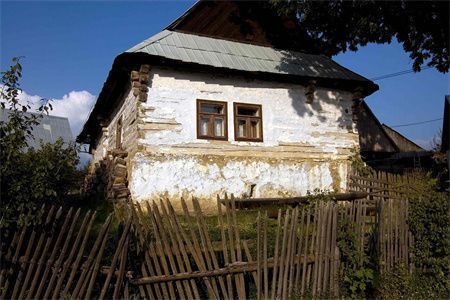 鋼結(jié)構(gòu)房屋別墅（鋼結(jié)構(gòu)房屋別墅以其獨(dú)特的優(yōu)勢而逐漸受到人們的青睞） 結(jié)構(gòu)橋梁鋼結(jié)構(gòu)施工 第2張