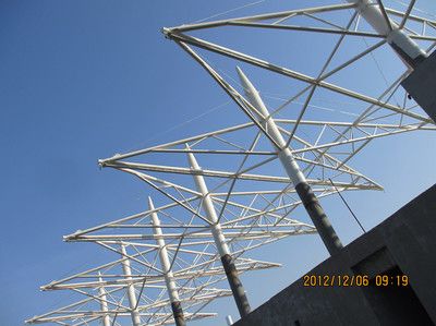 學(xué)校操場是用什么鋪的（學(xué)校操場地面通常用什么材料鋪成的？） 北京鋼結(jié)構(gòu)設(shè)計(jì)問答