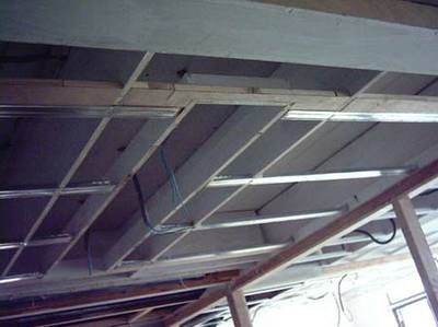 鋼結(jié)構(gòu)制作安裝人工費(fèi)包含立柱頂棚費(fèi)用嗎 鋼結(jié)構(gòu)跳臺(tái)施工 第3張 鋼結(jié)構(gòu)制作安裝人工費(fèi)包含立柱頂棚費(fèi)用嗎 鋼結(jié)構(gòu)跳臺(tái)施工 第3張