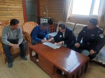 農(nóng)村中式別墅 照片真實(shí)（農(nóng)村中式別墅的外觀有什么特別的設(shè)計(jì)元素嗎，內(nèi)部布局是怎樣的）