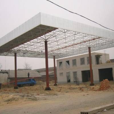 加油站鋼結(jié)構(gòu)罩棚施工方案（加油站鋼結(jié)構(gòu)罩棚施工安全措施加油站罩棚施工安全措施） 鋼結(jié)構(gòu)跳臺(tái)設(shè)計(jì) 第1張