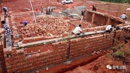 磚混加固造價（磚混加固造價是一個復(fù)雜的過程涉及多個因素的綜合考慮） 鋼結(jié)構(gòu)蹦極施工 第4張