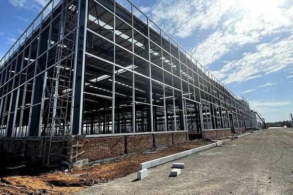 三層鋼結構廠房造價每平米多少錢（三層鋼結構廠房的造價受多種因素影響） 結構機械鋼結構設計 第1張