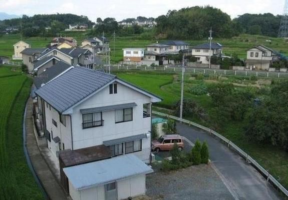 鋼結(jié)構(gòu)房子好不好壽命多長（鋼結(jié)構(gòu)房子在設(shè)計(jì)合理、維護(hù)得當(dāng)?shù)那闆r下壽命可以達(dá)到50年以上） 結(jié)構(gòu)橋梁鋼結(jié)構(gòu)施工 第5張