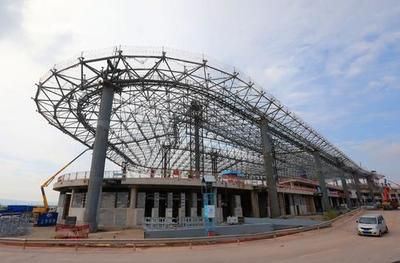 鋼結(jié)構(gòu)的房子多少錢一平米啊圖片（鋼結(jié)構(gòu)房子價格對比鋼結(jié)構(gòu)房子多少錢一平米） 結(jié)構(gòu)機(jī)械鋼結(jié)構(gòu)設(shè)計(jì) 第2張