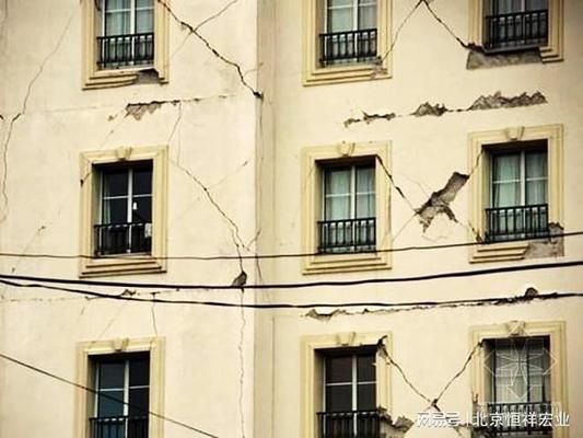 地基下沉房屋裂縫（地基下沉引起房屋裂縫） 結(jié)構(gòu)工業(yè)裝備設(shè)計(jì) 第1張