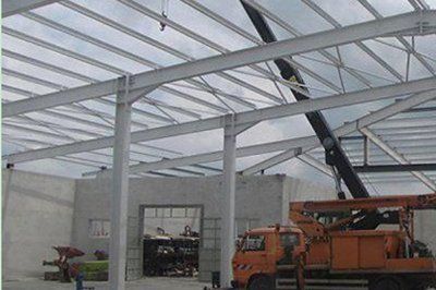 9米高的鋼結(jié)構(gòu)廠房安裝價(jià)格（鋼結(jié)構(gòu)廠房安裝工藝對比分析鋼結(jié)構(gòu)廠房安裝工藝對比） 結(jié)構(gòu)框架設(shè)計(jì) 第1張