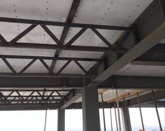 鋼結(jié)構(gòu)制作包清工多少錢一平方（鋼結(jié)構(gòu)制作包清工價格對比鋼結(jié)構(gòu)項目報價流程介紹） 結(jié)構(gòu)工業(yè)鋼結(jié)構(gòu)施工 第2張