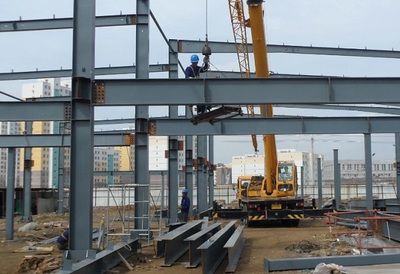 鋼結(jié)構(gòu)制作人工費（輕型與重型鋼結(jié)構(gòu)費用對比） 鋼結(jié)構(gòu)框架施工 第2張