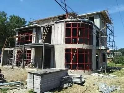 用鋼結構建房每一平方米多少錢（鋼結構別墅造價影響因素有哪些？） 鋼結構玻璃棧道設計 第5張