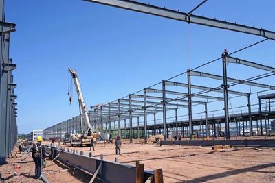 2021年鋼結(jié)構(gòu)安裝價(jià)格（2021年鋼結(jié)構(gòu)安裝價(jià)格受到多種因素的影響） 鋼結(jié)構(gòu)玻璃棧道設(shè)計(jì) 第5張