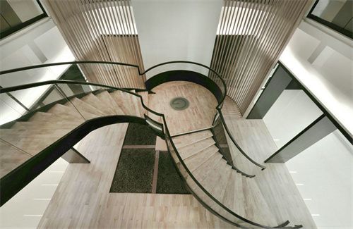 螺旋樓梯的優(yōu)點 鋼結(jié)構(gòu)蹦極施工 第4張