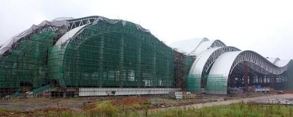 鋼結(jié)構(gòu)廠房和磚混廠房哪個造價高（鋼結(jié)構(gòu)廠房的造價比磚混廠房更高） 結(jié)構(gòu)電力行業(yè)施工 第2張