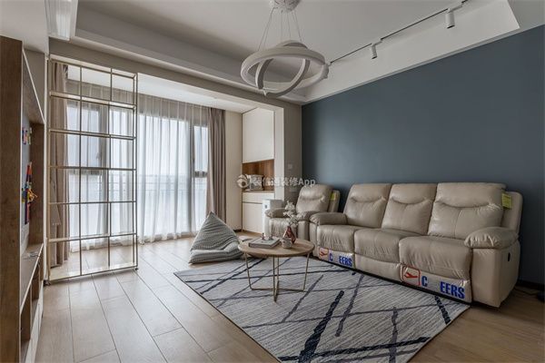 屋頂翻新多少錢（彩鋼瓦屋頂翻新材料費(fèi)用大致在每平方米100元左右） 結(jié)構(gòu)橋梁鋼結(jié)構(gòu)施工 第2張