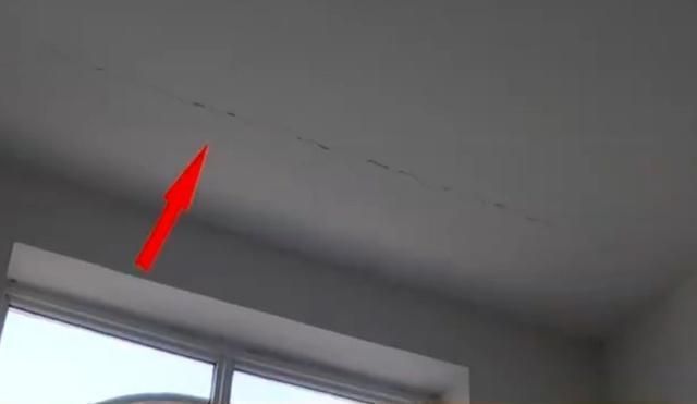 地基下沉墻面開裂圖片裂縫方向（地基下沉導(dǎo)致的墻面開裂的常見裂縫方向） 結(jié)構(gòu)砌體施工 第1張