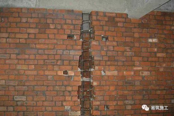 墻面磚加固（墻面磚加固后的維護技巧） 鋼結構玻璃棧道施工 第3張