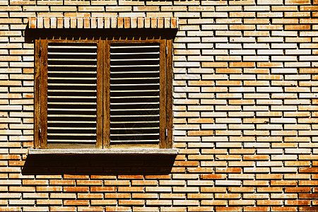 紅磚墻切割開開窗圖片 建筑方案施工 第1張