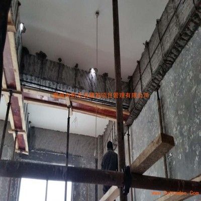 西寧玻璃幕墻的led顯示屏（西寧玻璃幕墻led顯示屏如何實(shí)現(xiàn)節(jié)能效果？）