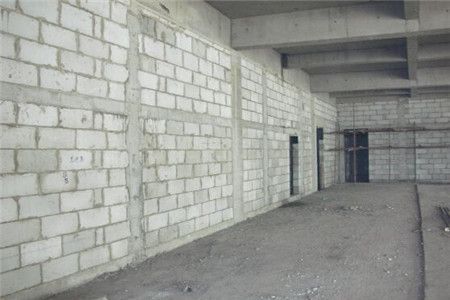 磚混結(jié)構(gòu)的承重墻常采用什么基礎(chǔ)材料（磚混結(jié)構(gòu)與鋼結(jié)構(gòu)對(duì)比） 建筑方案設(shè)計(jì) 第1張