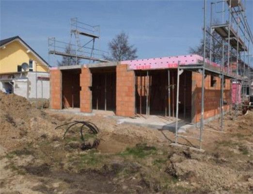 新疆舊房改造（新疆地區(qū)舊房改造后的建筑安全標準是什么新疆地區(qū)居民對舊房改造有什么期望和顧慮）