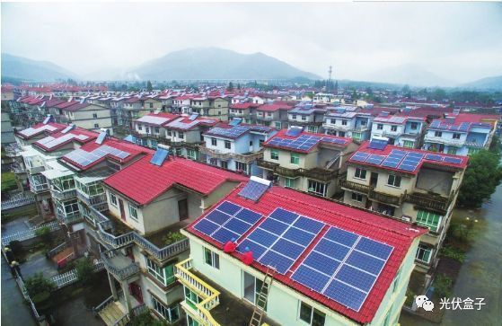 關(guān)于屋頂光伏組件設(shè)置的建議意見有哪些（光伏組件安裝對屋頂承重要求） 鋼結(jié)構(gòu)跳臺施工 第1張