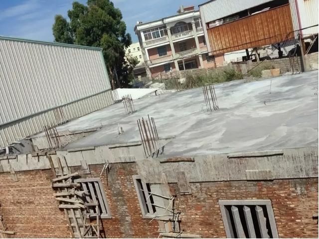 我有舊樓板出售 鋼結構鋼結構停車場施工 第1張