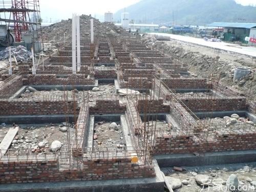 六層磚混樓房抗震等級(jí)（六層磚混樓房的抗震等級(jí)） 鋼結(jié)構(gòu)跳臺(tái)設(shè)計(jì) 第3張