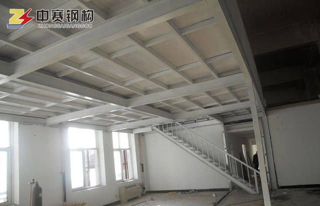 鋼結(jié)構(gòu)夾層施工工藝（鋼結(jié)構(gòu)夾層施工安全規(guī)范） 鋼結(jié)構(gòu)玻璃棧道施工 第3張