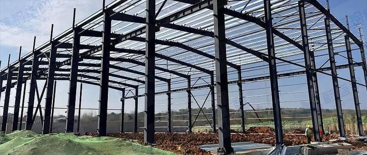 鋼結構廠房一平方米多少錢（鋼結構廠房每平方米的造價受多種因素影響） 鋼結構鋼結構停車場設計 第1張