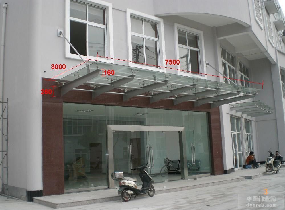 鋼結(jié)構(gòu)玻璃雨棚圖片（鋼結(jié)構(gòu)玻璃雨棚的設(shè)計(jì)特點(diǎn)） 建筑消防施工 第5張