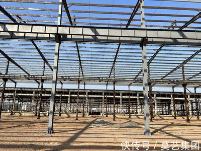 鋼結(jié)構(gòu)廠房翻新噴漆多少錢（鋼結(jié)構(gòu)廠房翻新噴漆的費(fèi)用） 全國鋼結(jié)構(gòu)廠 第4張