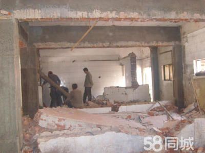 學(xué)校操場(chǎng)設(shè)計(jì)標(biāo)語大全簡(jiǎn)單（學(xué)校操場(chǎng)的布局設(shè)計(jì)有什么特別的要求嗎？）