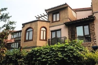 別墅擴(kuò)建屬于違建嗎（別墅擴(kuò)建屬于違建主要取決于擴(kuò)建過(guò)程是否符合法律法規(guī)和規(guī)劃規(guī)定） 鋼結(jié)構(gòu)玻璃棧道施工 第4張