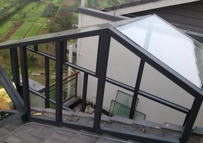 鋼結構陽光房優(yōu)缺點（鋼結構陽光房維護技巧） 鋼結構玻璃棧道施工 第3張