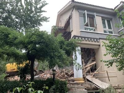 北京別墅違建怎么處理的?。ū本﹦e墅違建怎么處理） 鋼結(jié)構(gòu)鋼結(jié)構(gòu)螺旋樓梯設(shè)計(jì) 第4張