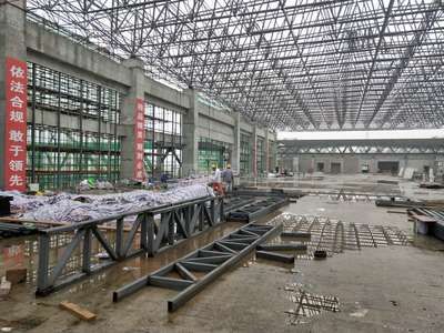 鋼結(jié)構(gòu)廠房安裝光伏板人工費(fèi)多少（鋼結(jié)構(gòu)廠房安裝光伏板的人工費(fèi)） 鋼結(jié)構(gòu)蹦極設(shè)計(jì) 第1張