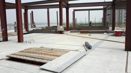 集裝箱的鋼板有多厚?。b箱鋼板厚度因用途、結(jié)構(gòu)強度和制造標準而異） 鋼結(jié)構(gòu)跳臺施工