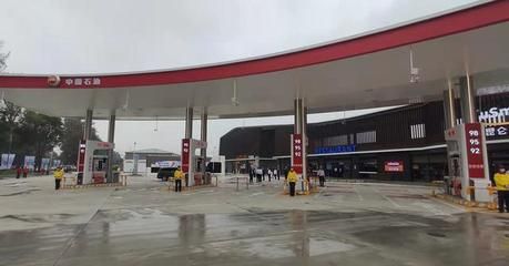 加油站罩棚占地面積如何計算 鋼結(jié)構(gòu)跳臺設計 第1張