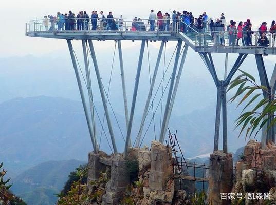 鋼結(jié)構(gòu)玻璃過道 結(jié)構(gòu)工業(yè)鋼結(jié)構(gòu)施工 第1張