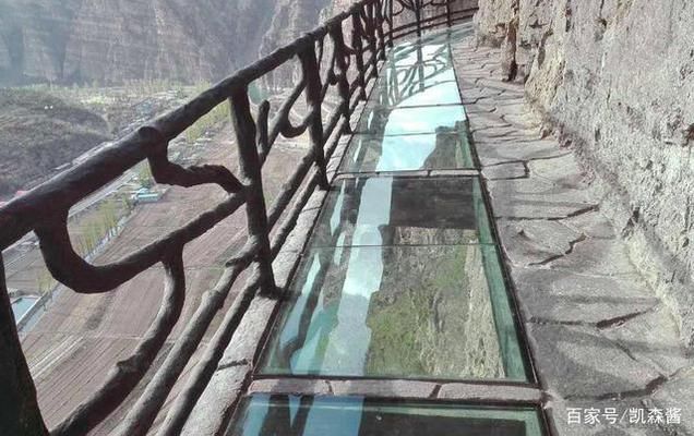 鋼結(jié)構(gòu)玻璃過道 結(jié)構(gòu)工業(yè)鋼結(jié)構(gòu)施工 第4張