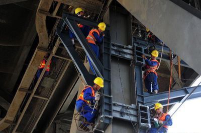 粘鋼加固圖片效果圖大全 鋼結(jié)構(gòu)蹦極設(shè)計 第4張