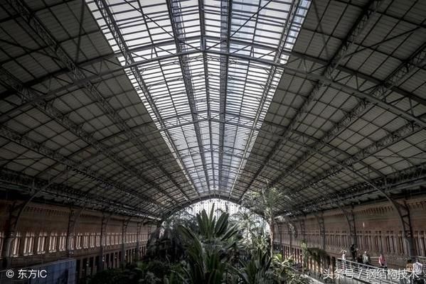 旋轉(zhuǎn)樓梯怎么制作（旋轉(zhuǎn)樓梯是如何設(shè)計(jì)的）