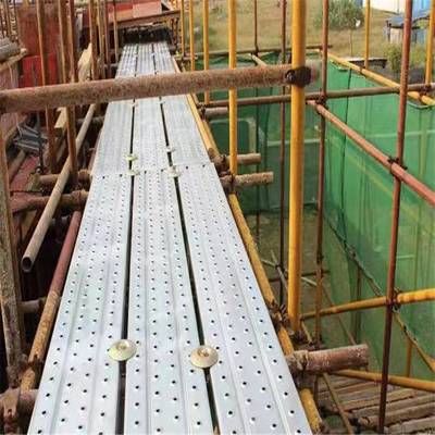 鋼跳板多少錢一塊圖片及價格（30-100元一片鋼跳板價格走勢） 北京網(wǎng)架設(shè)計 第1張