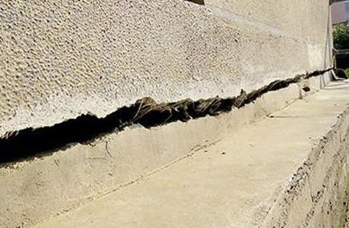 房子地基下沉如何補(bǔ)救（地基下沉對(duì)房屋壽命影響）