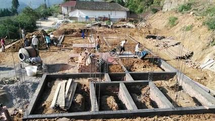 啥叫鋼結(jié)構(gòu)（鋼結(jié)構(gòu)與混凝土結(jié)構(gòu)在地震中的表現(xiàn)具有以下特點、優(yōu)點及其應(yīng)用領(lǐng)域） 鋼結(jié)構(gòu)跳臺設(shè)計