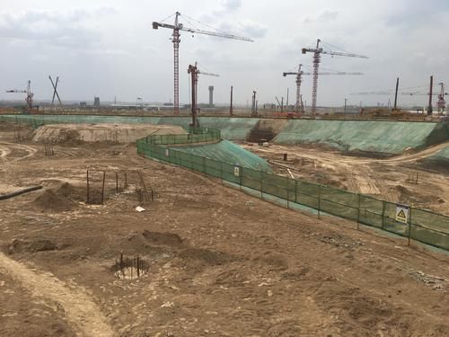 打樁做地基 裝飾幕墻設(shè)計 第2張