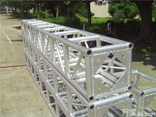 展會(huì)桁架搭建圖片（展會(huì)桁架搭建與展覽效果關(guān)系） 鋼結(jié)構(gòu)鋼結(jié)構(gòu)停車場(chǎng)施工 第3張