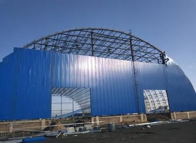 鋼結(jié)構(gòu)安裝彩板封閉施工方案（鋼結(jié)構(gòu)安裝彩板封閉施工前需要準(zhǔn)備好彩板、螺絲、密封膠等材料） 北京加固施工 第2張