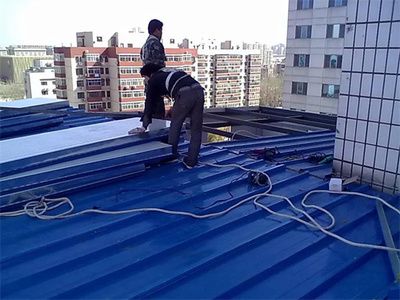 彩鋼板屋頂施工工藝視頻（彩鋼板屋頂施工基本步驟） 北京加固設(shè)計(jì)（加固設(shè)計(jì)公司） 第2張