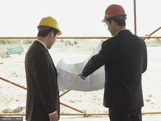 房屋梁的鋼筋分布圖（房屋梁的鋼筋分布圖包括梁的編號、截面尺寸、箍筋、架立筋）